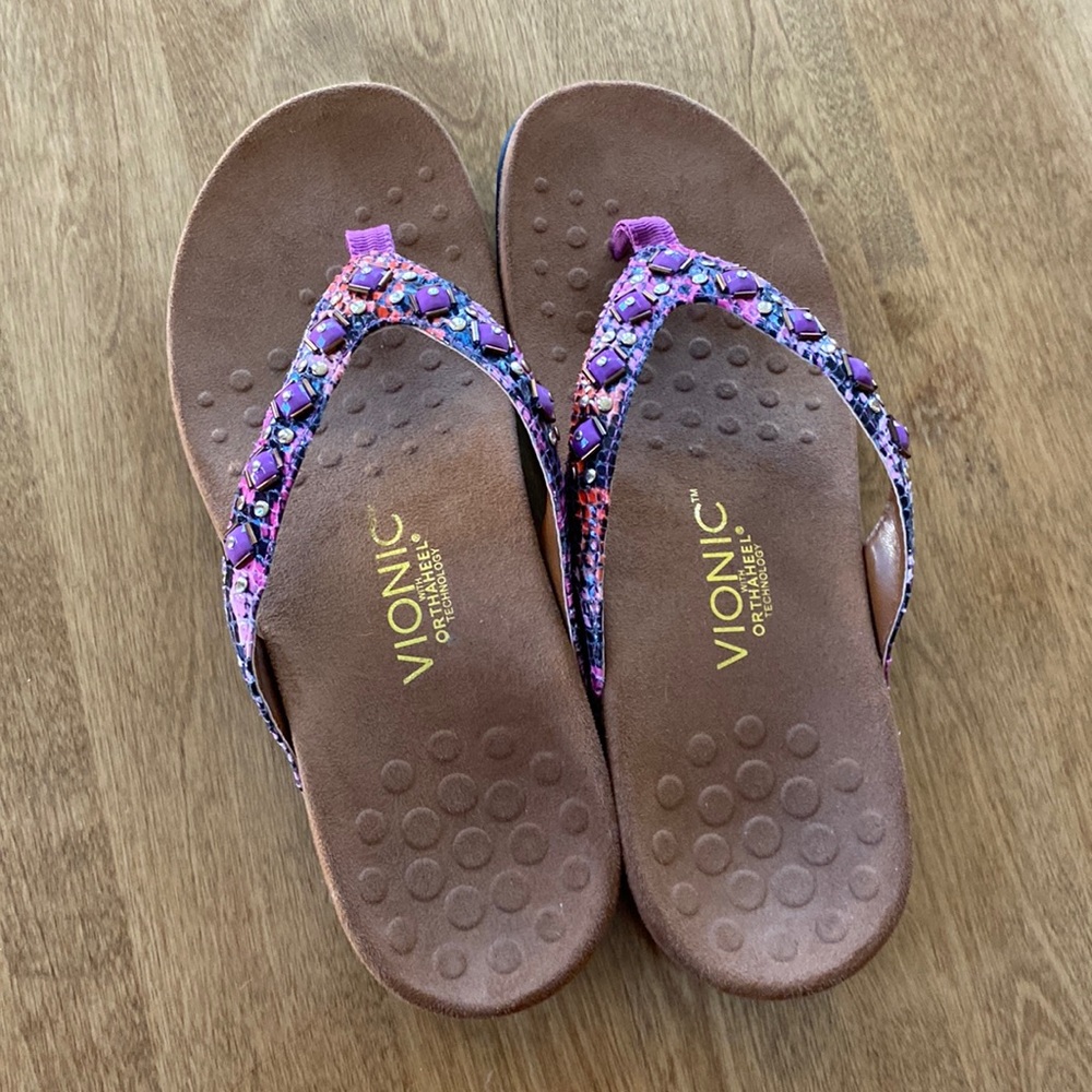 Vionic flip flops, Dillon toe post style